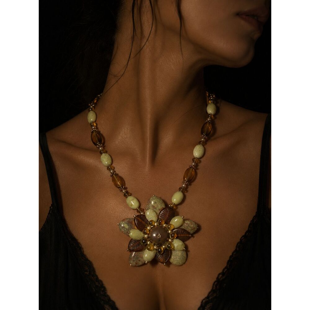 Vintage Green Stone Floral Statement Necklace Amber Brown Beaded Flower Pendant